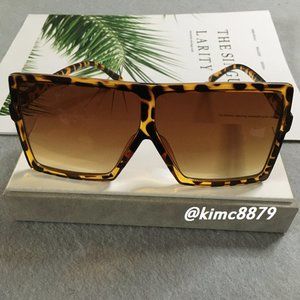 🌮New Leopard Print Frame Sunnies.Brown Lens Sunglasses. Vintage Glasses